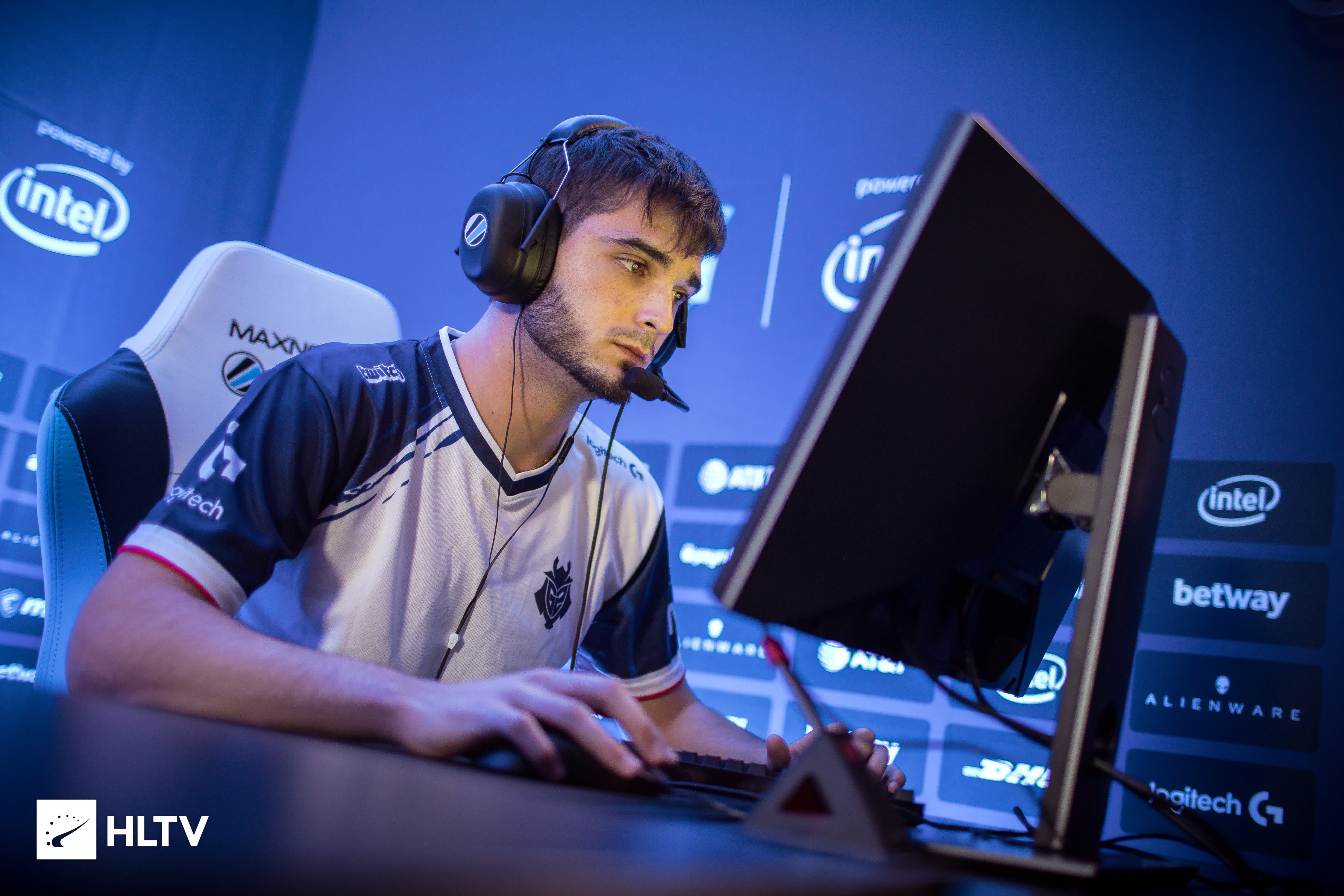 球迷基础稳 球迷基础稳