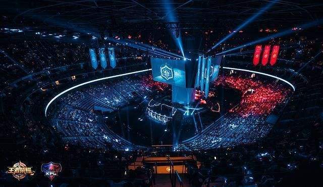 现出他们一 现出他们一