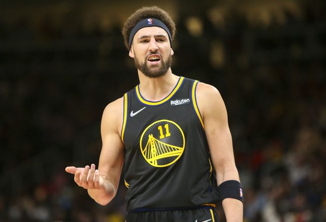 参赛者们在 参赛者们在